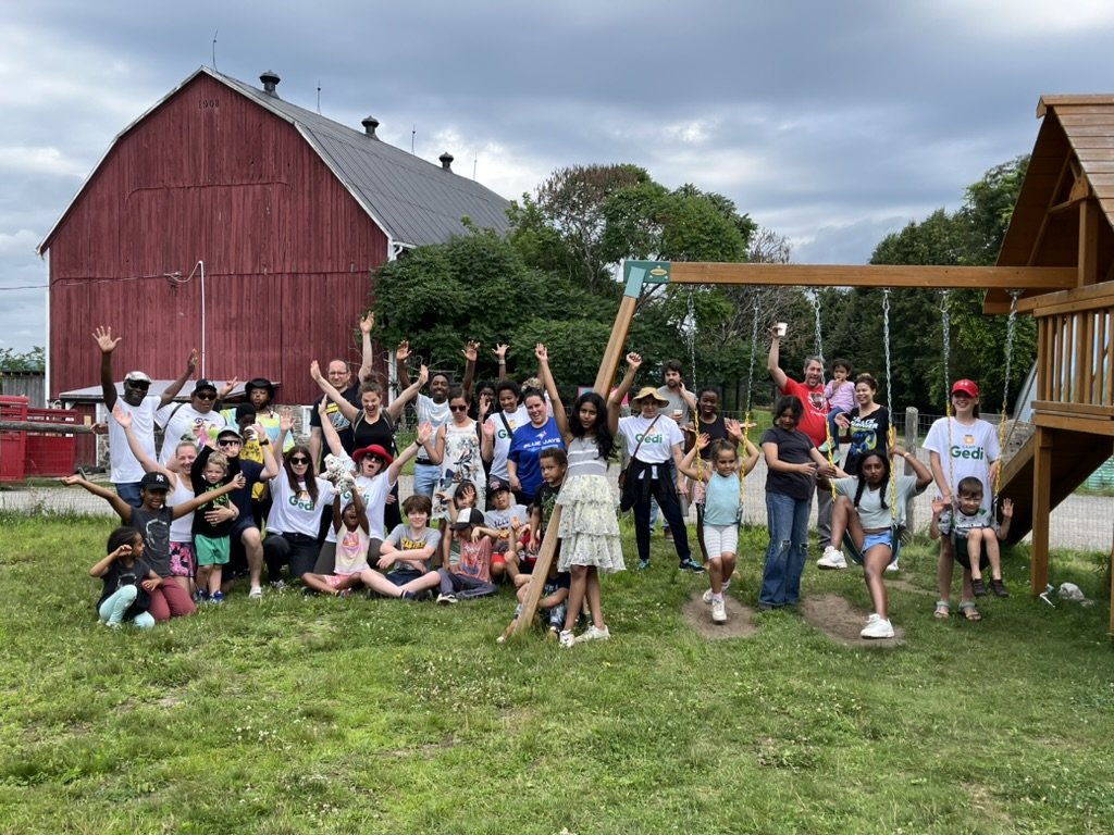 Families, educators and campers together at Gedi Family Fest